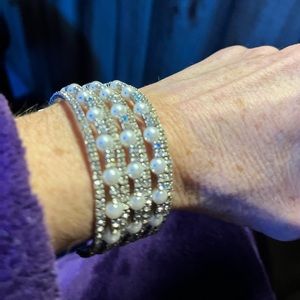 NWT Beautiful pearl & cz crystal cuff bracelet